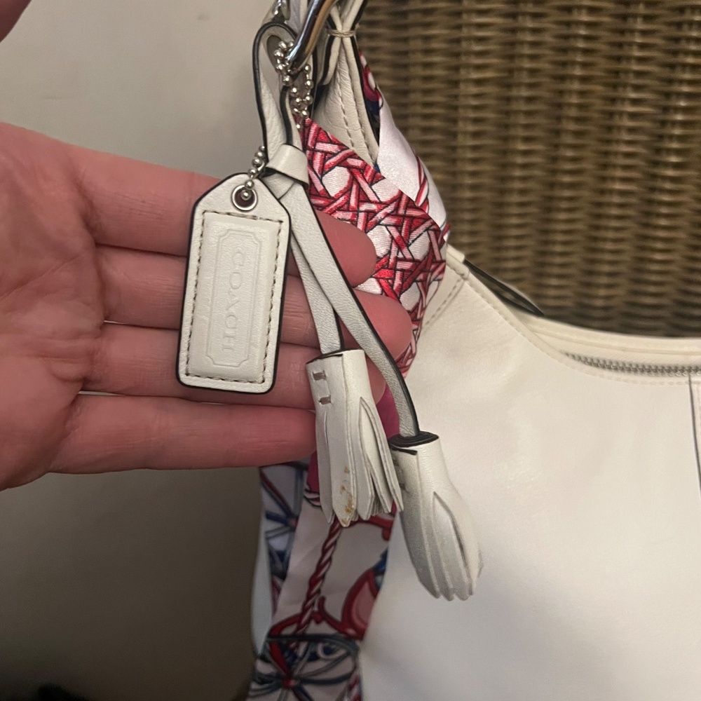 Coach Hampton White leather hobo with tassel - Picture 5 of 10